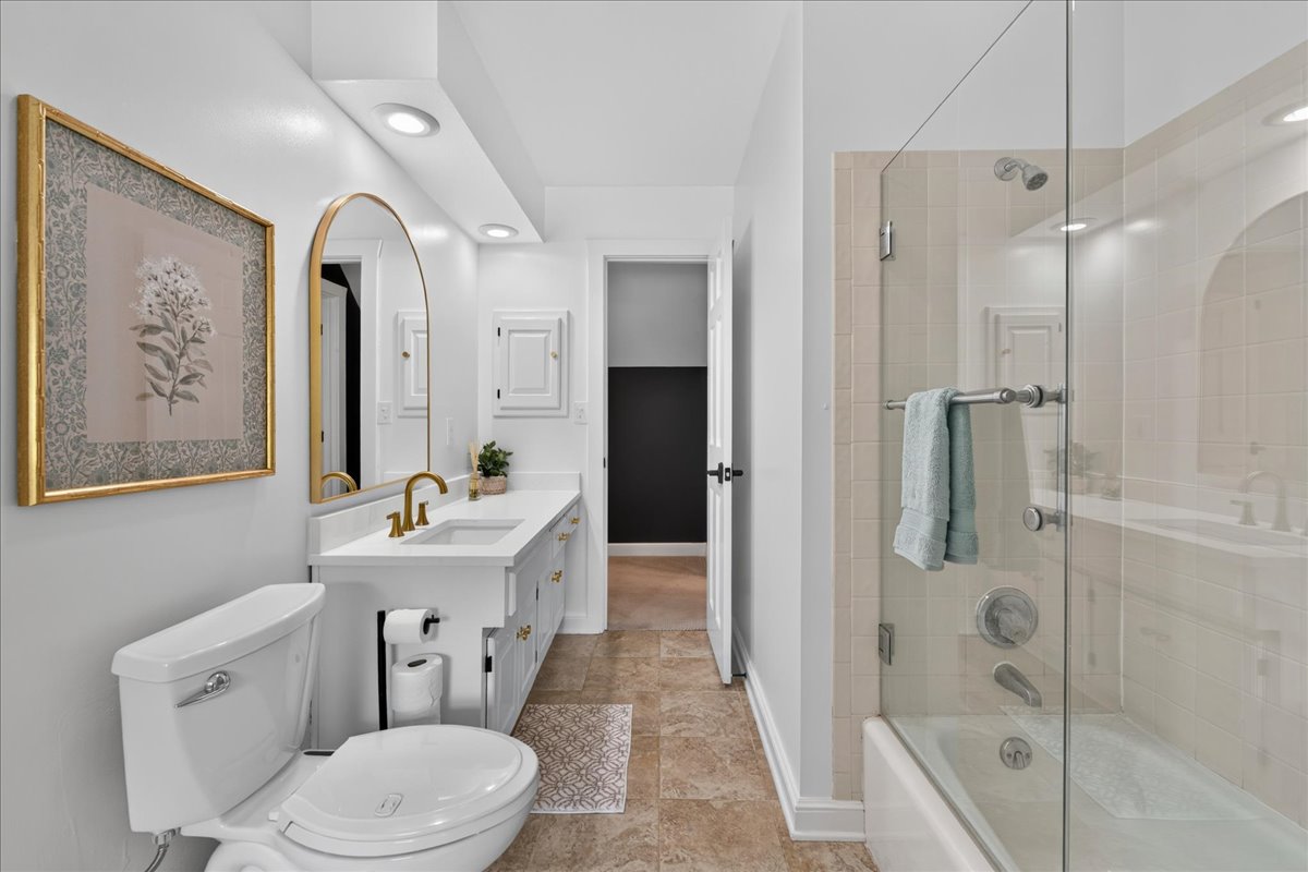 606 Camelot Drive photo 43