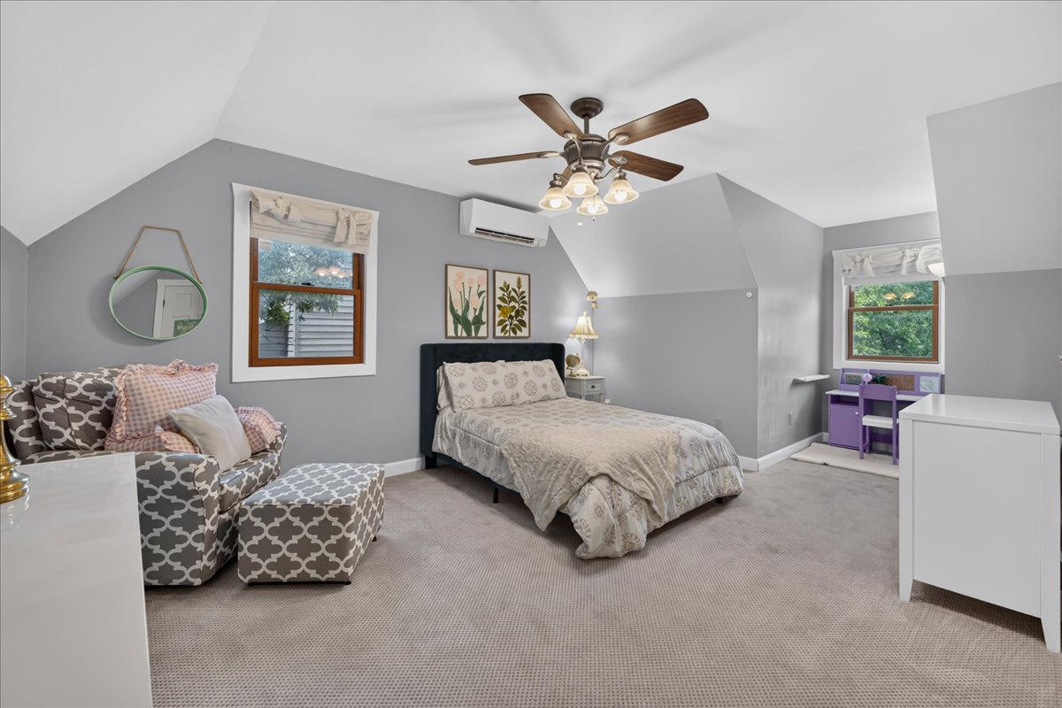 606 Camelot Drive photo 44