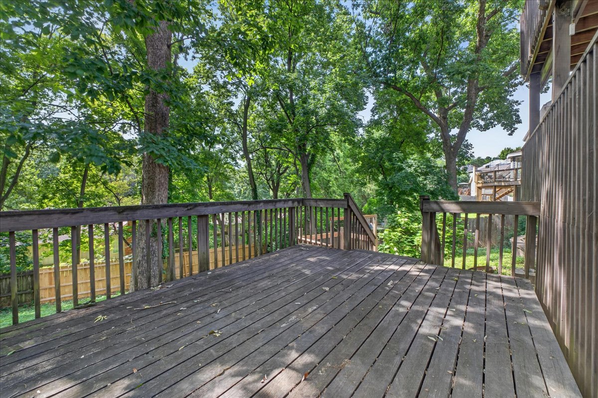 606 Camelot Drive photo 70