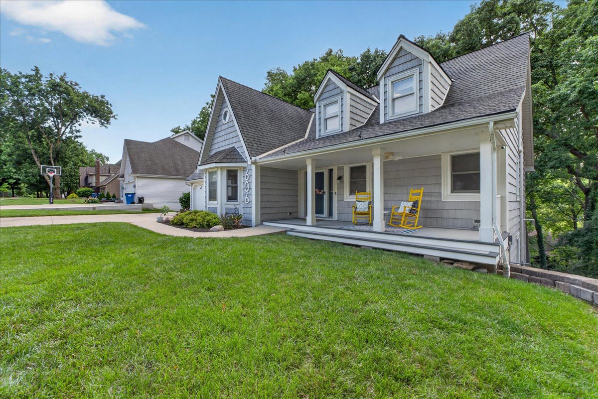 606 Camelot Drive photo 4