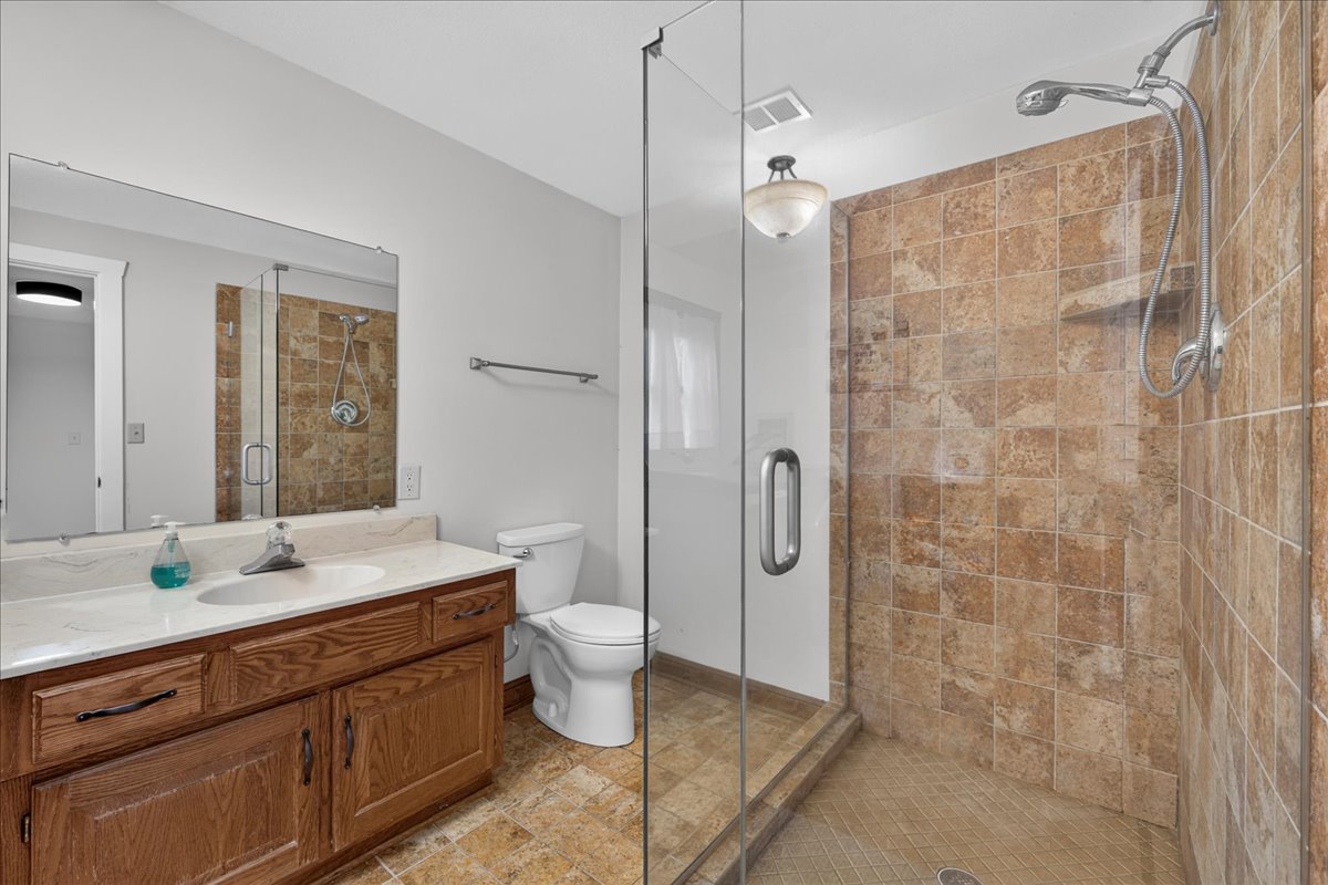 606 Camelot Drive photo 59