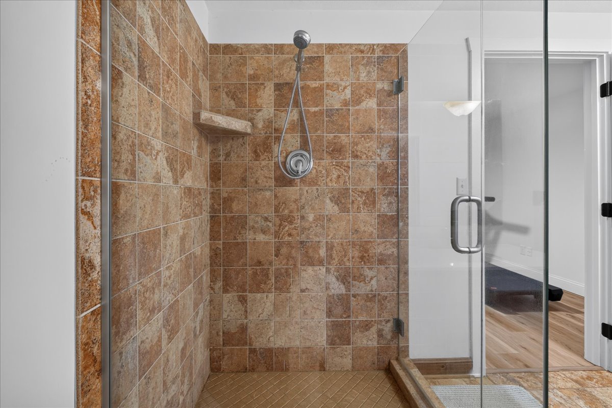 606 Camelot Drive photo 61