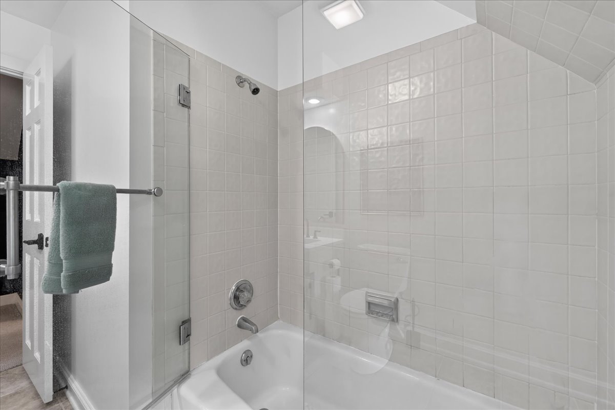 606 Camelot Drive photo 42