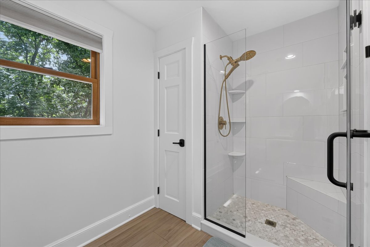 606 Camelot Drive photo 31