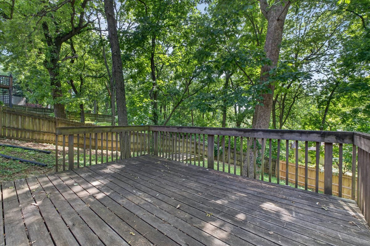 606 Camelot Drive photo 72
